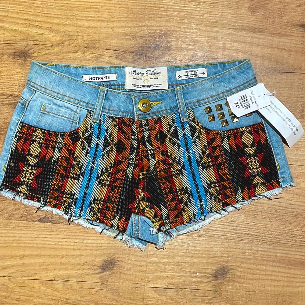 BNWT Parisian Collection hotpants Size 1 denim and tribal pattern shorts